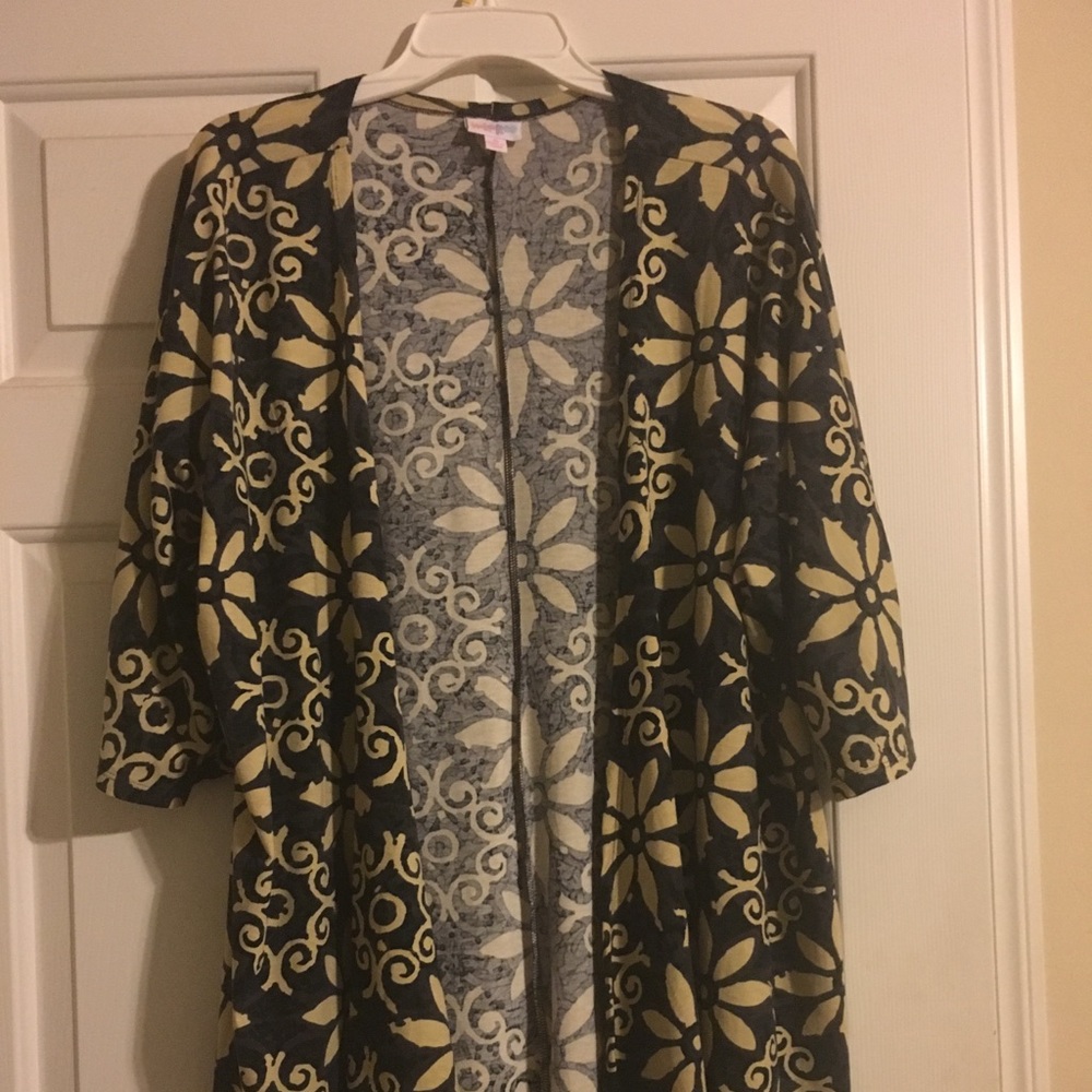 Lularoe Lindsay Cover